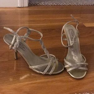 Touch Ups heels size 6, 3.5 inch heel